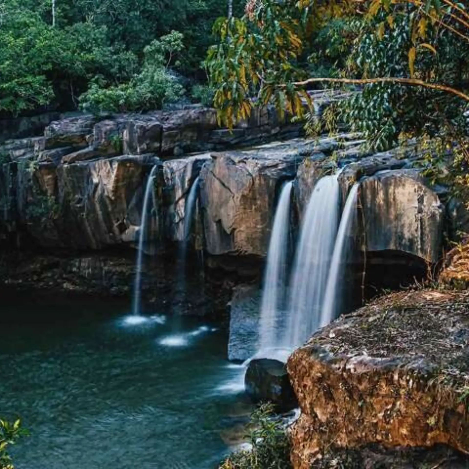 Bc smw rock pool and waterfall2