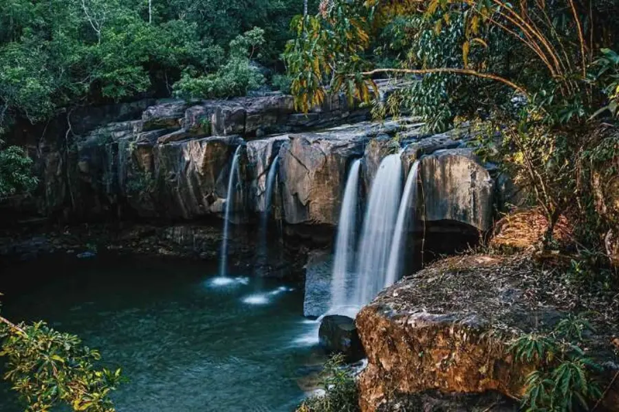 Bc smw rock pool and waterfall2