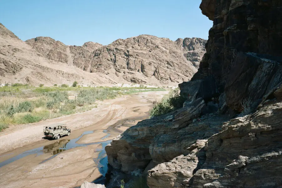 Hoanib valley transfer to camp