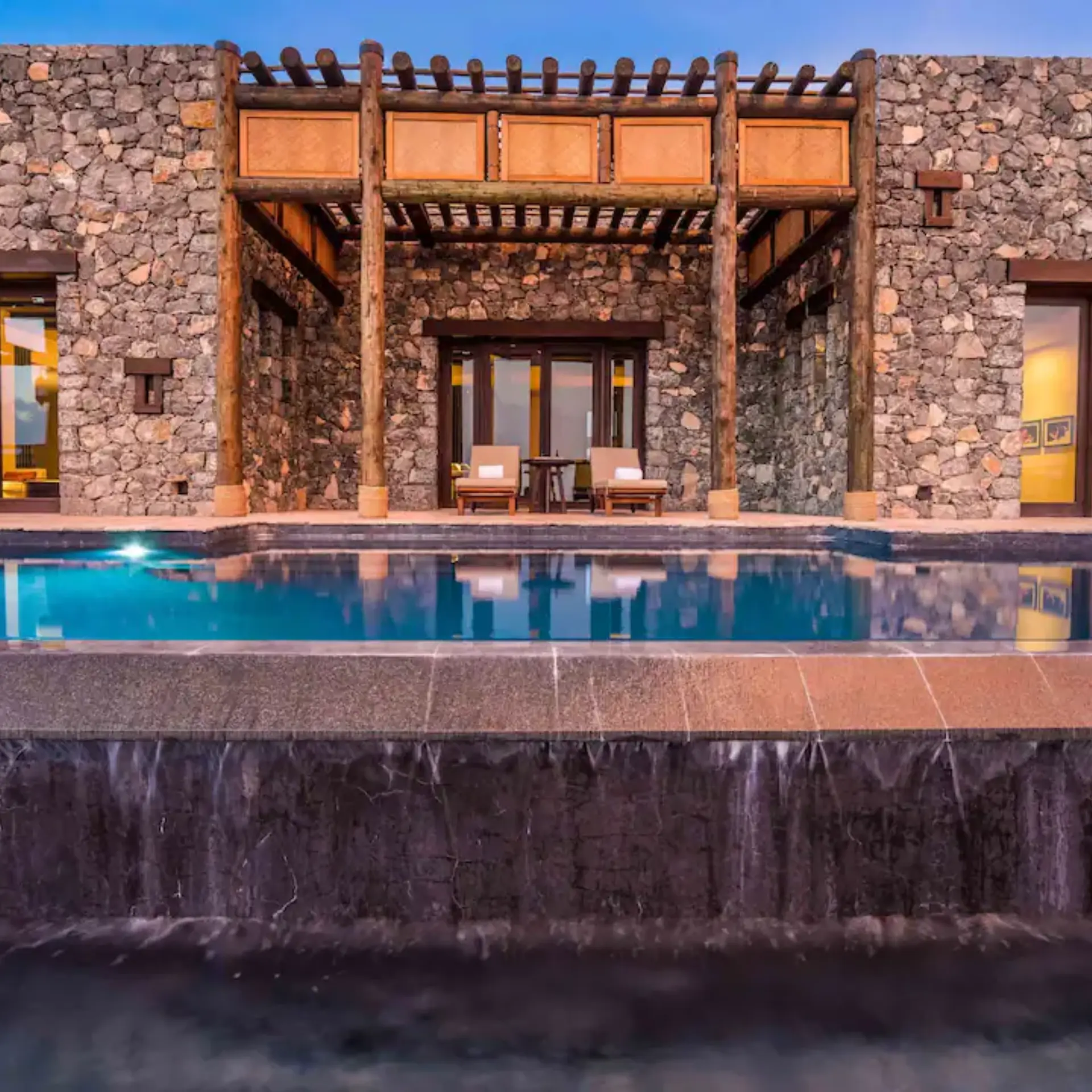 Mctal p0073 villa by day infinity pool 16x9