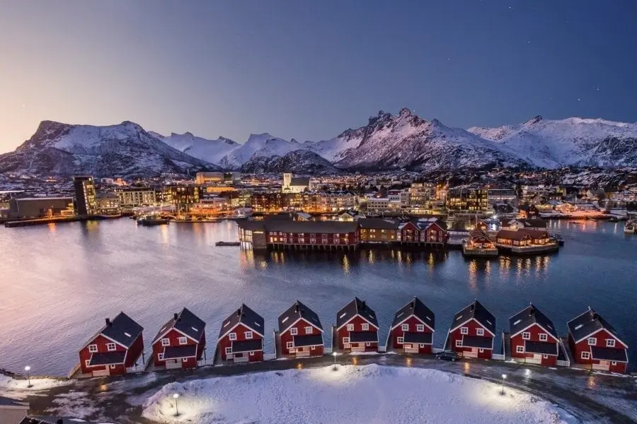 Rorbu suites svolvaer liten web