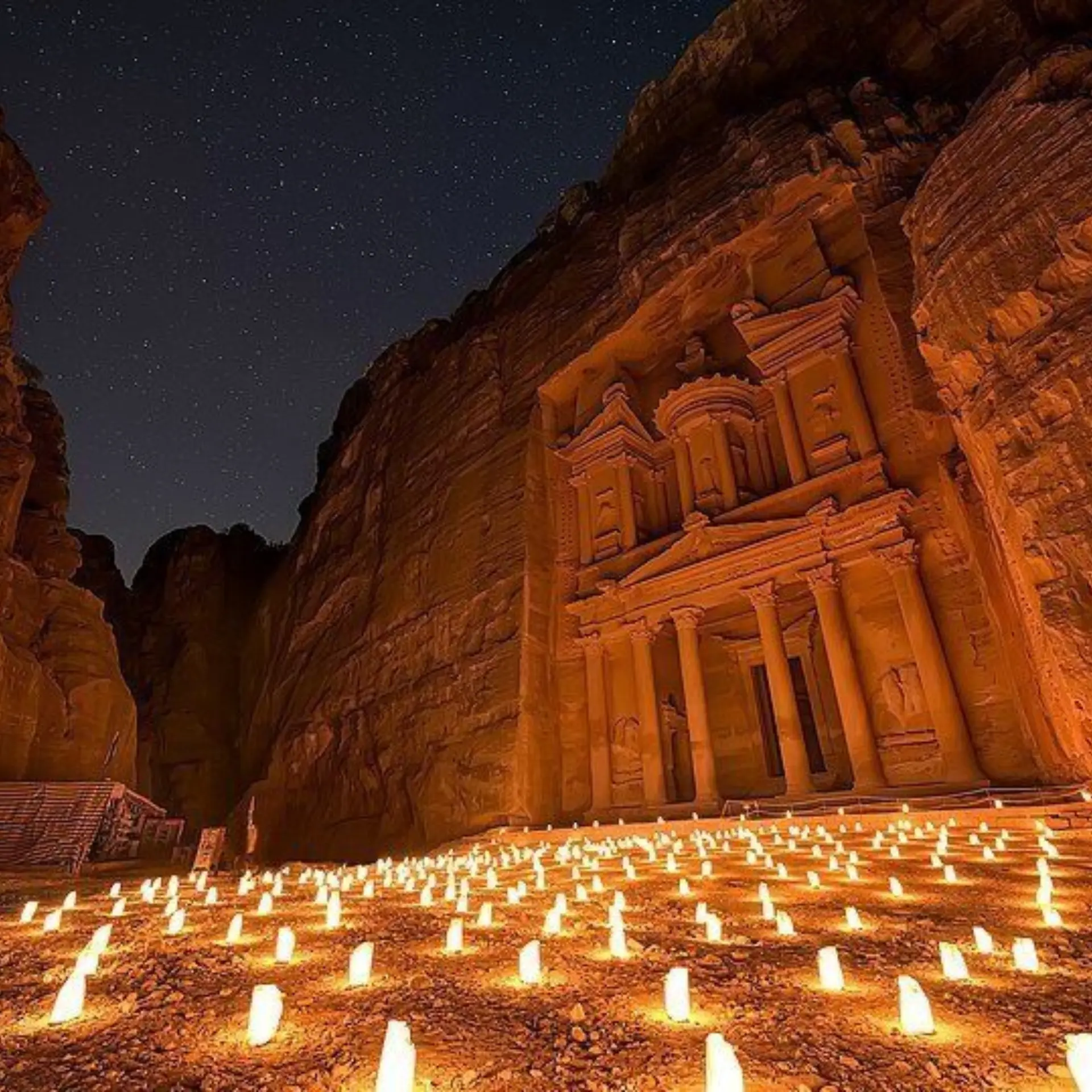 800px petra by night