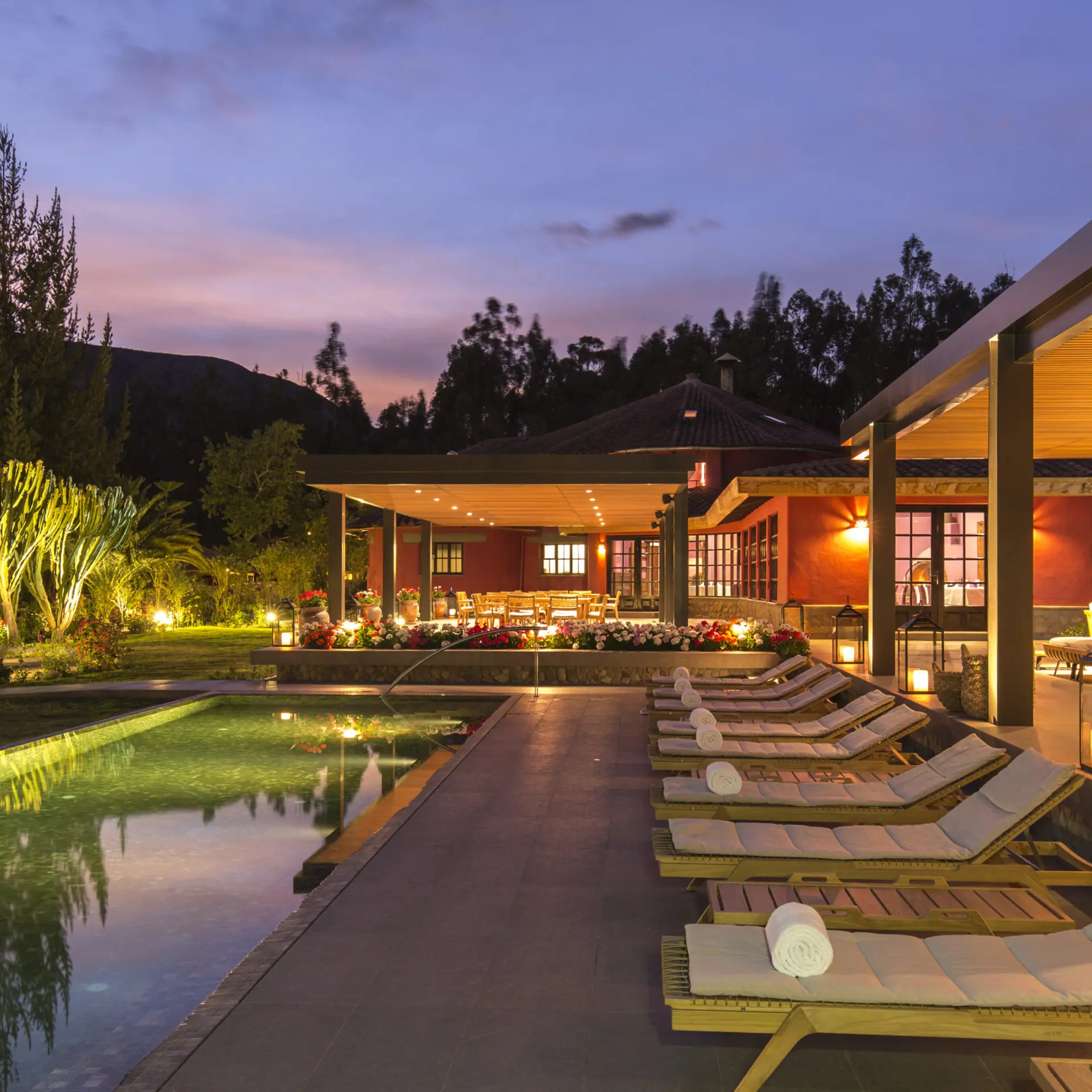 Sol y luna swimming pool