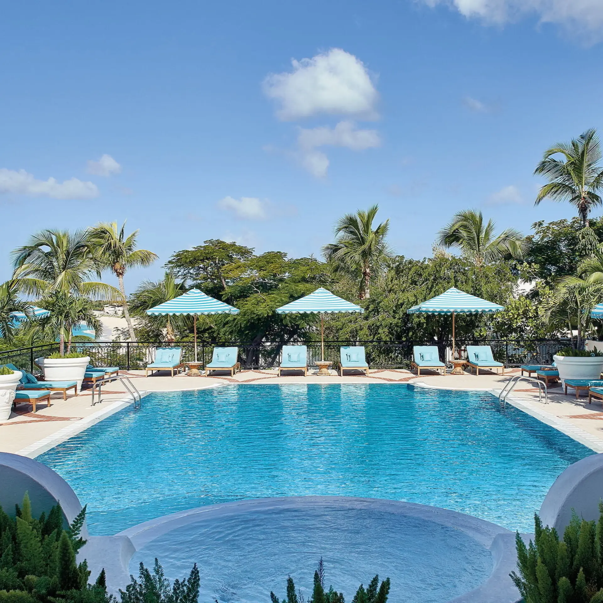 Las gst pool05 2580x1451