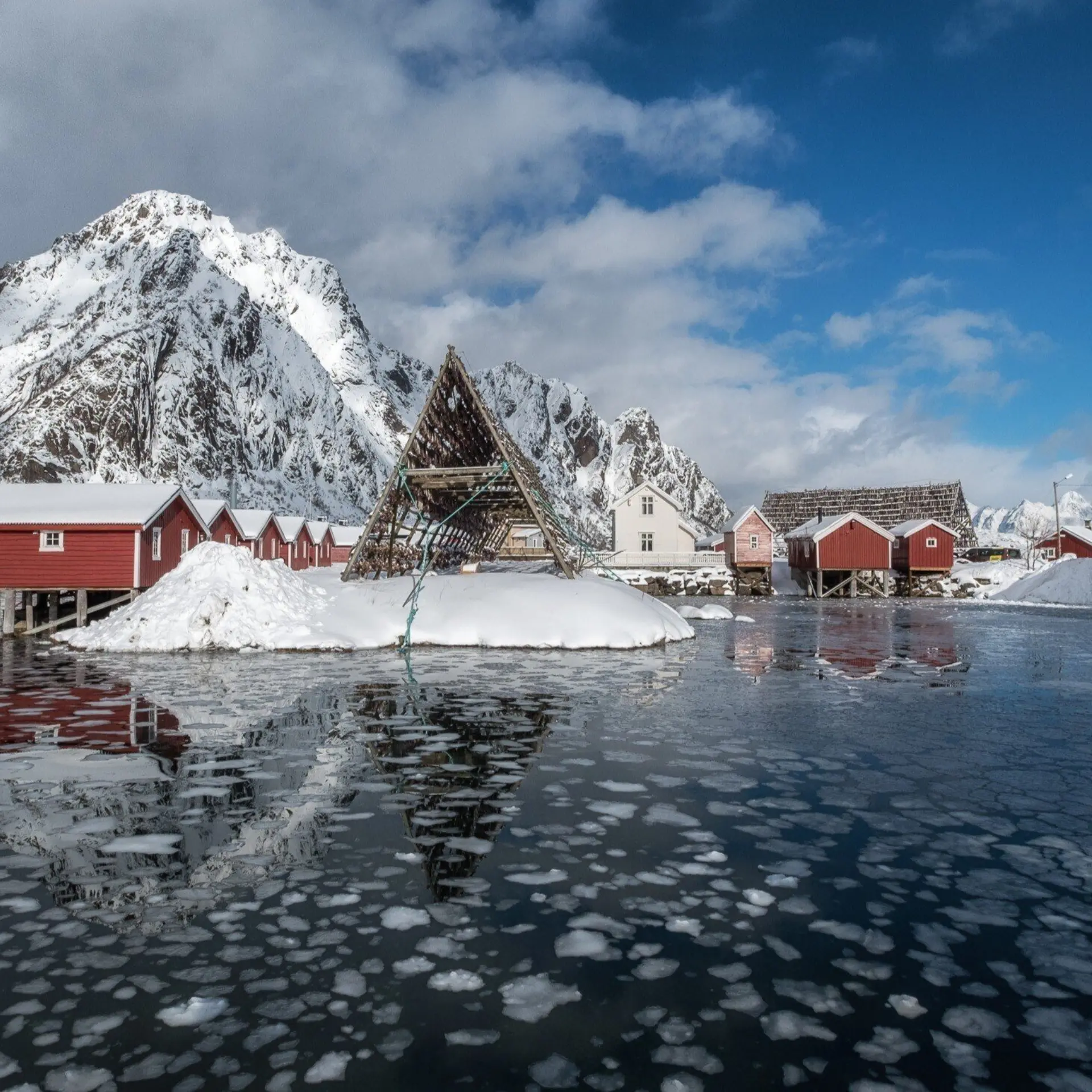 Oslo and lofoten northern lights explorer 1 winter at svinoya rorbuer