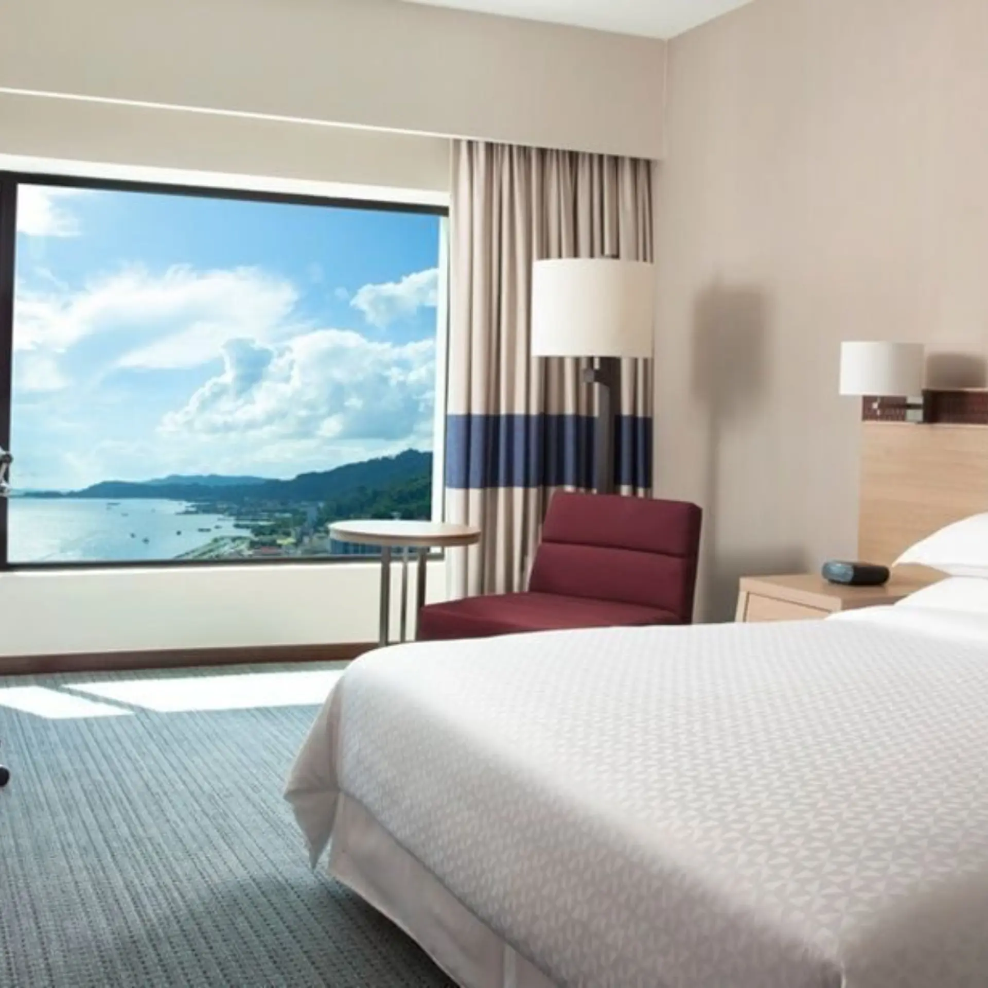 Executive club room 1600x900