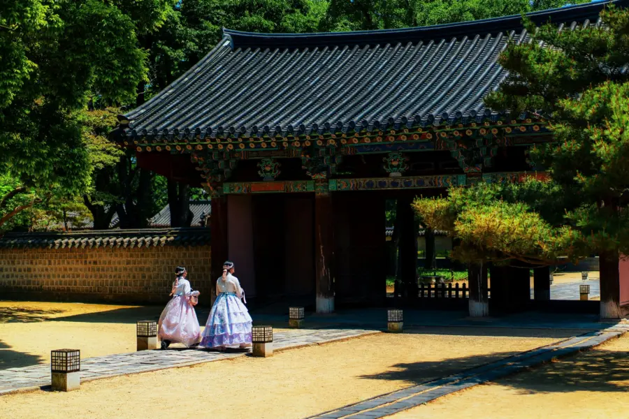 Mos sukjaroenkraisri hj4q0wg71pc unsplash