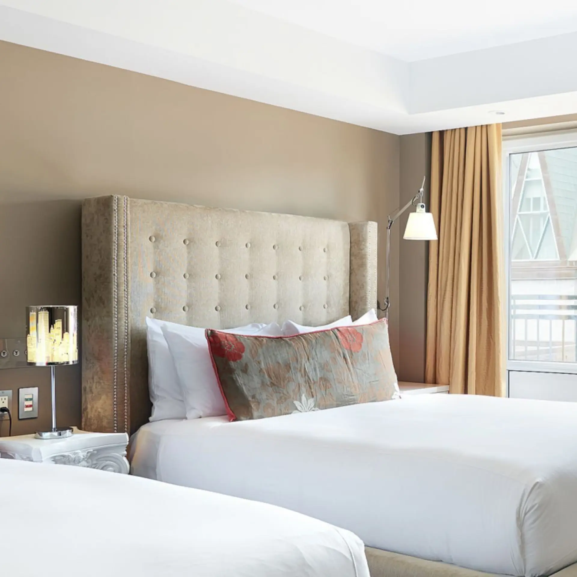 Auberge hotel room1