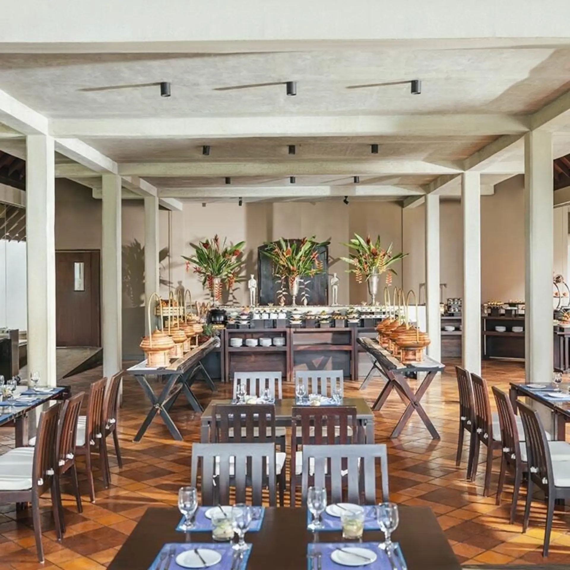 Dining 0001 main restaurant
