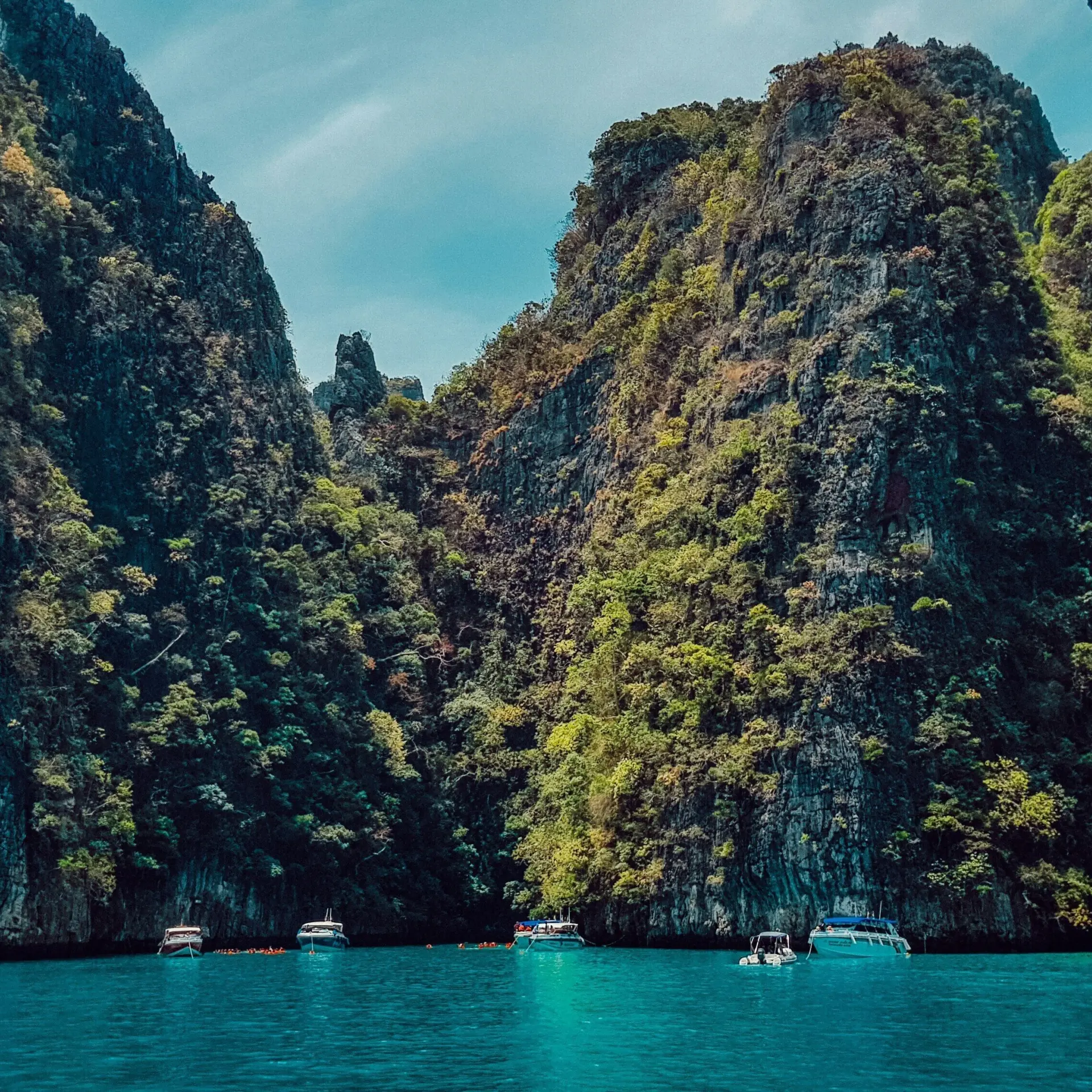 Avila reizen thailand ko phi phi zee met bergen