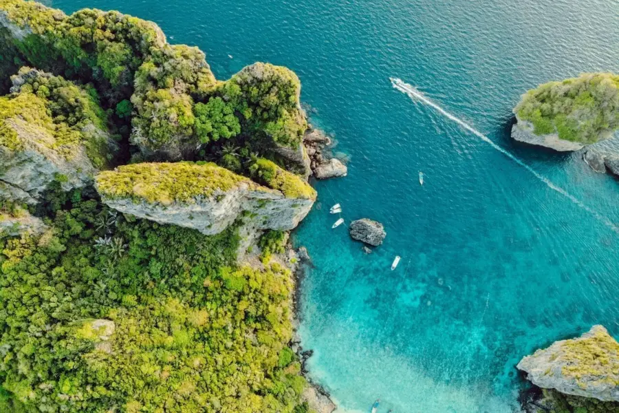 Avila reizen thailand krabi baai vanaf bovenaf