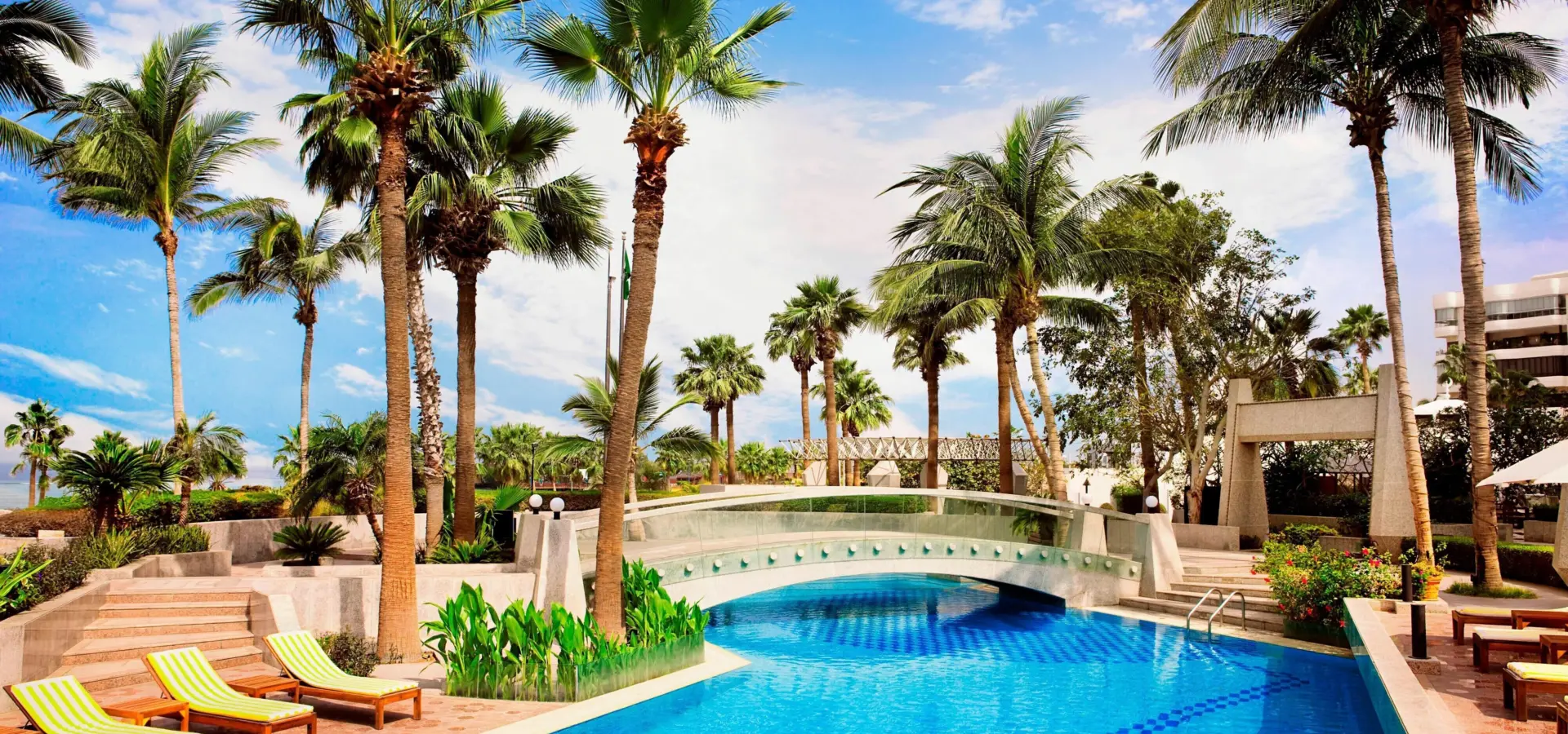 Jedsi pool area 0230 hor clsc