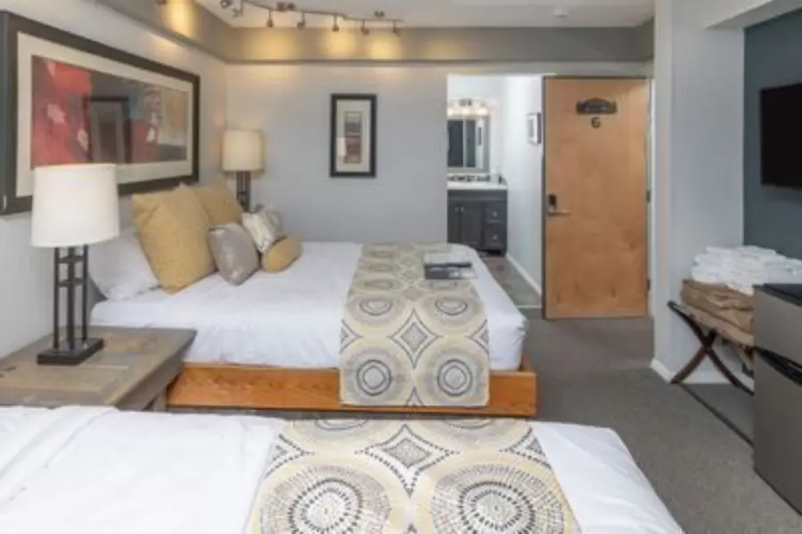 Ski inn girdwood alaska 2