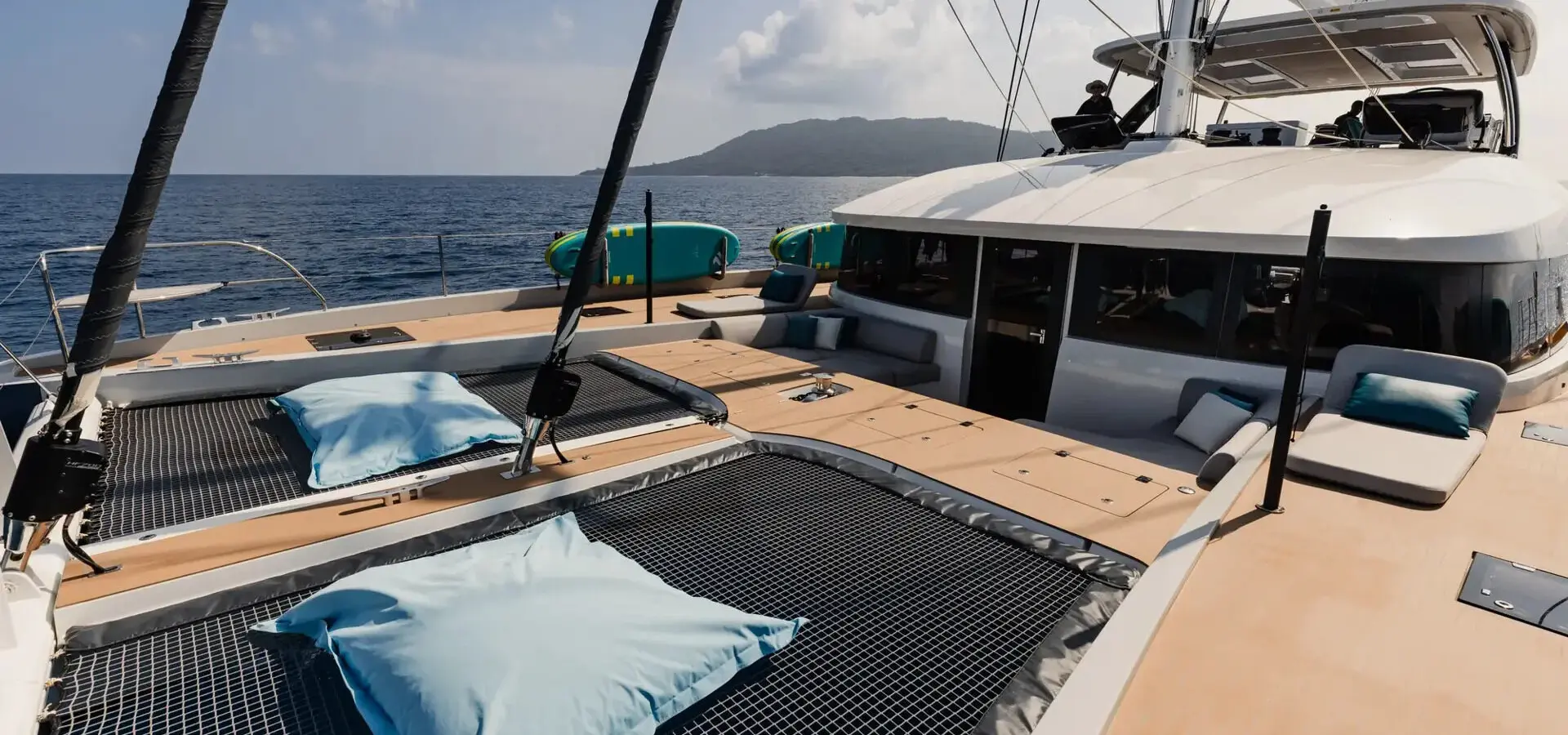 1779363306900 92 sop280125 20250204 spirit of ponant seychelles la digue cockpit avant