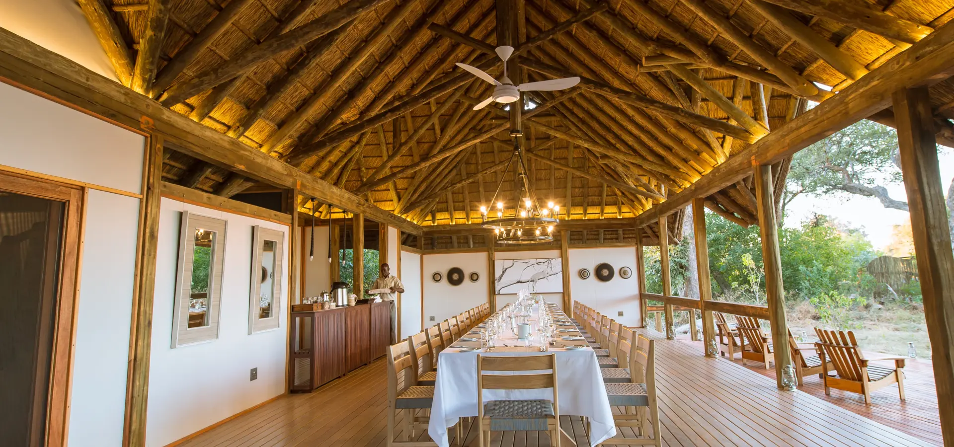 Kwando splash dining area