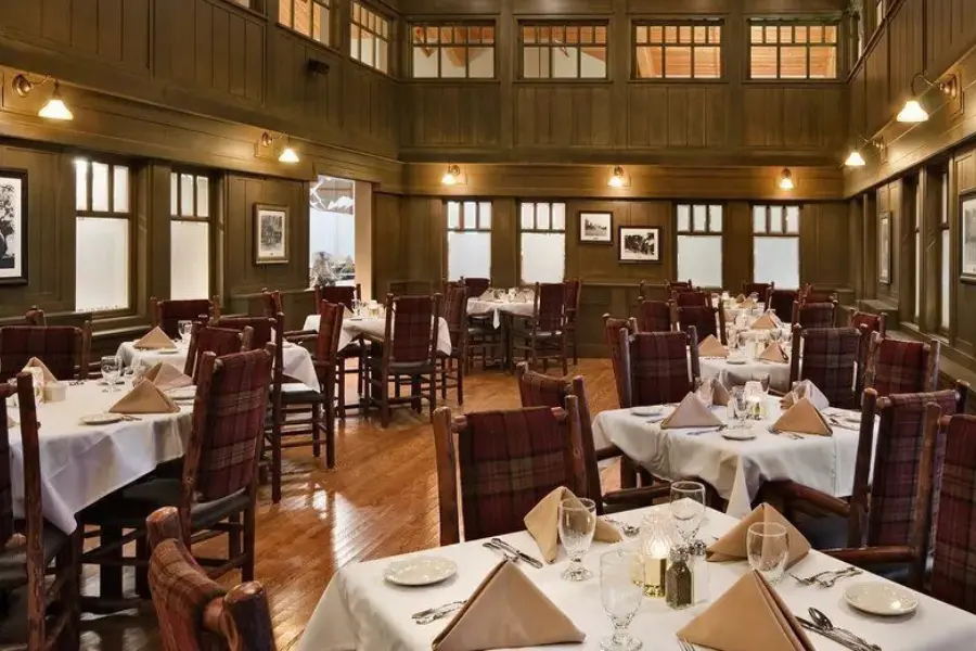 22 cspr stategamelodge dining 1600x1040