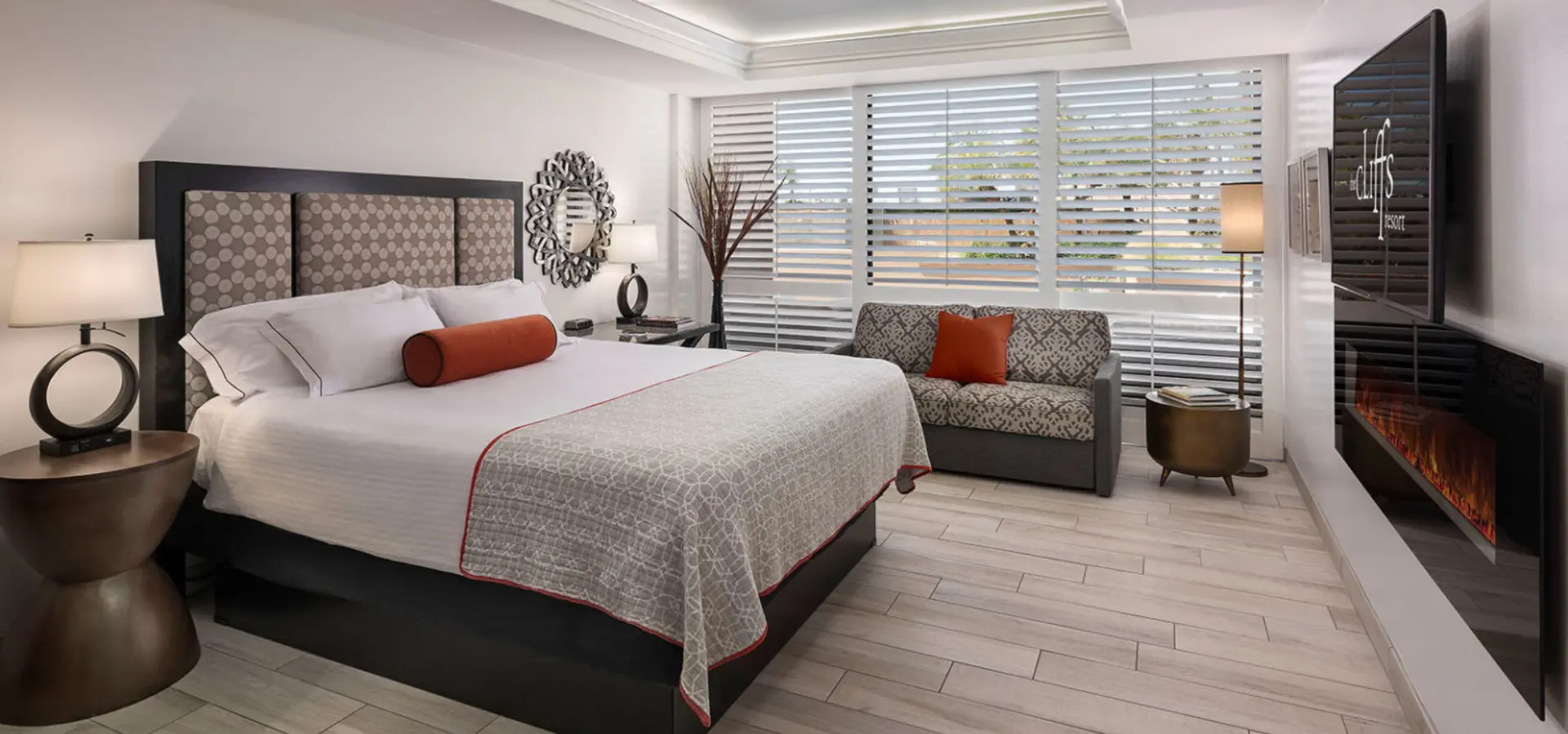 18 014 02 edgewater suite 151 living room rt rgb 1 1536x10251