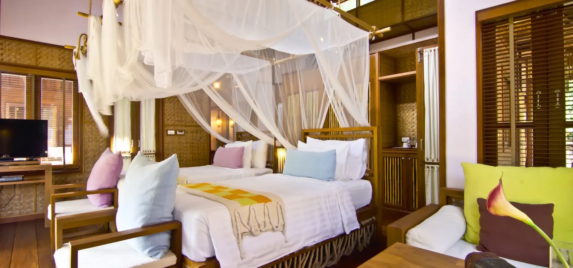 3hotel floathouseriverkwai floatinghotel kanchanaburi thailand
