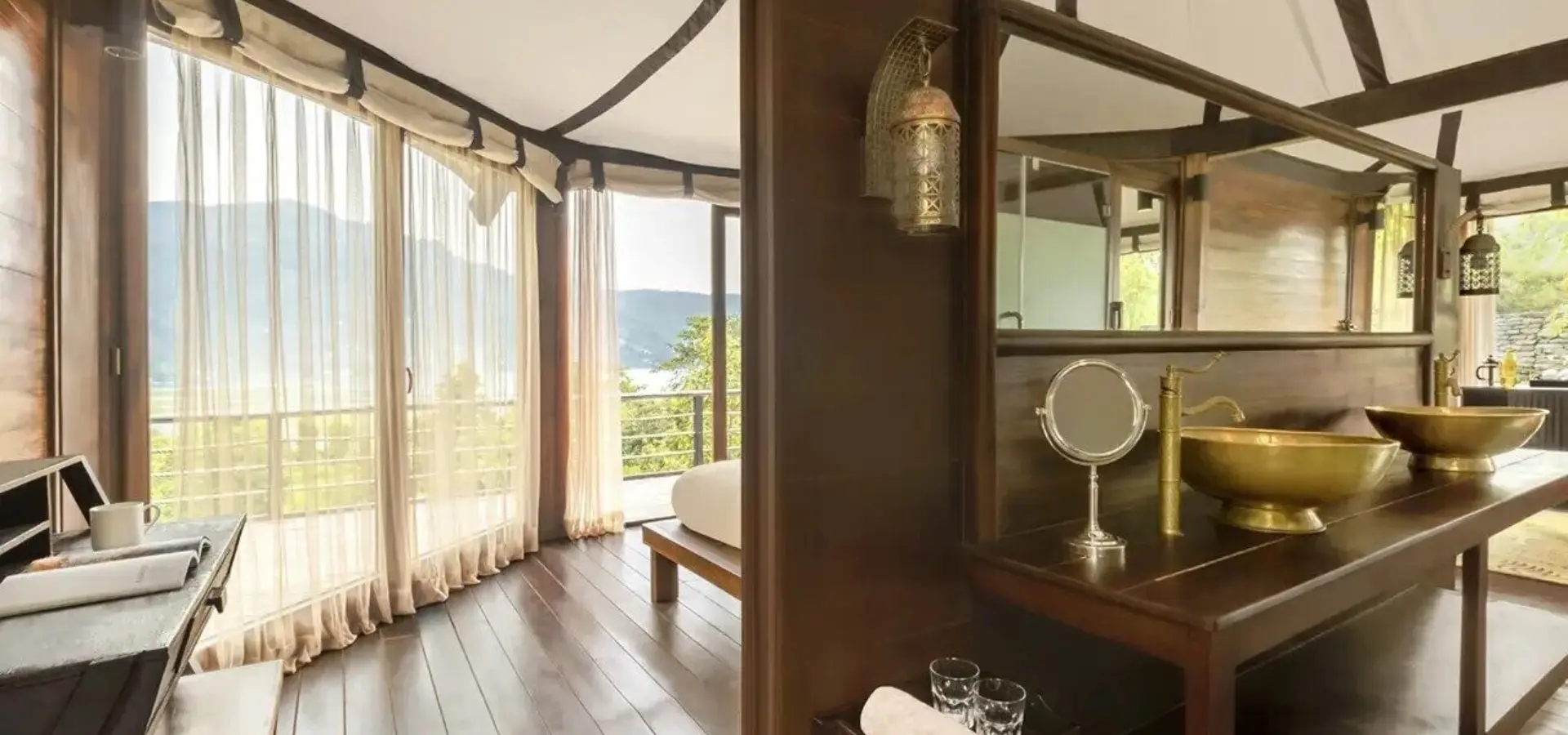 Hmlv gallery room royal tented 3