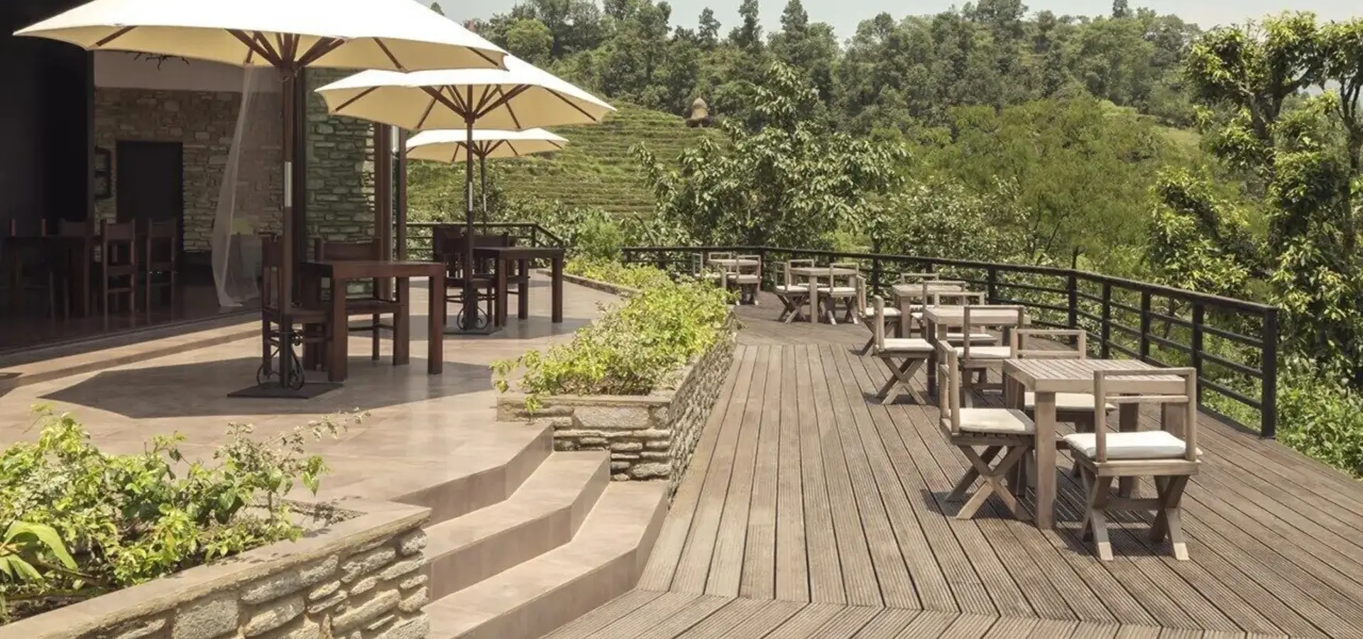 Hmlv gallery exterior restaurant 2