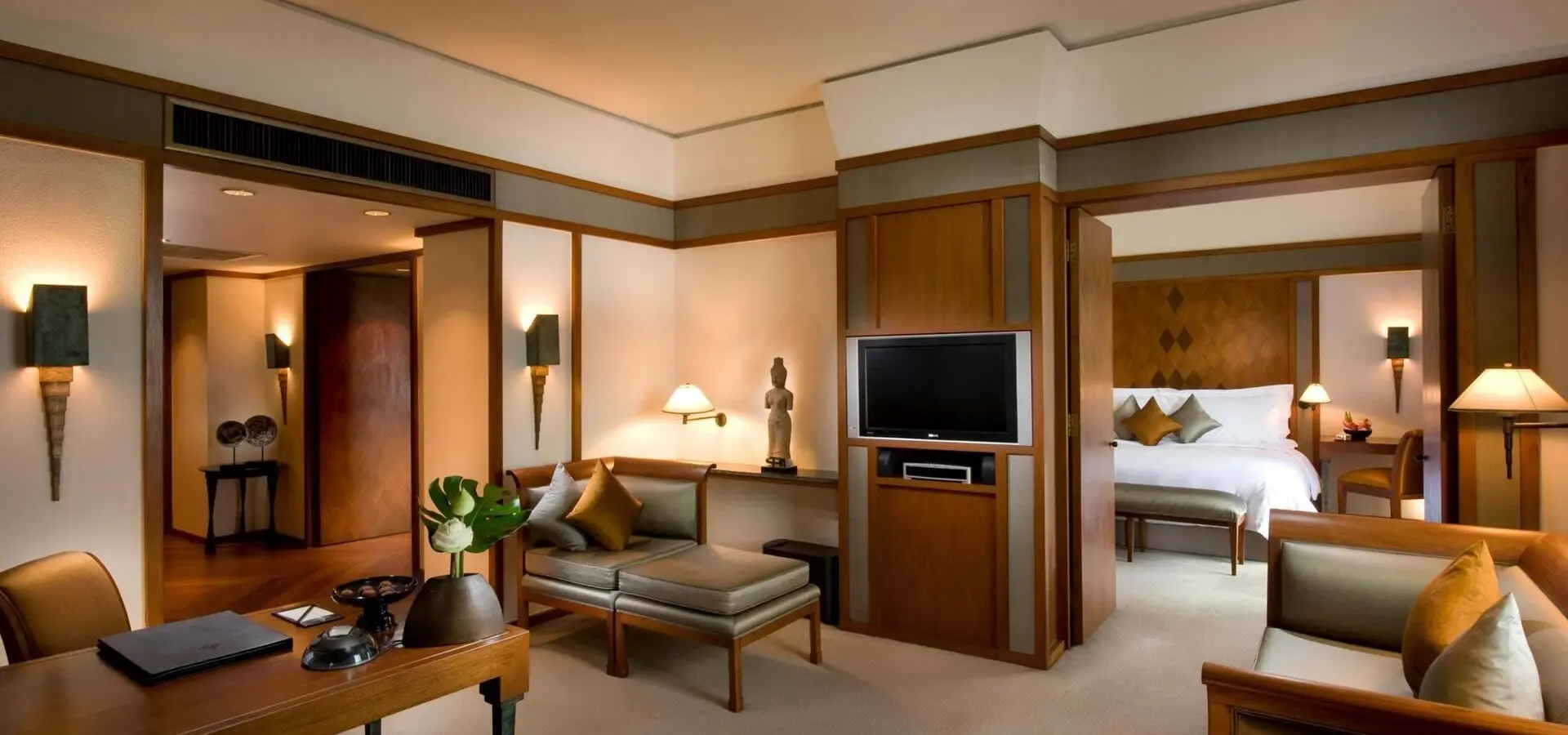 06 deluxe suite sukhothai bangkok