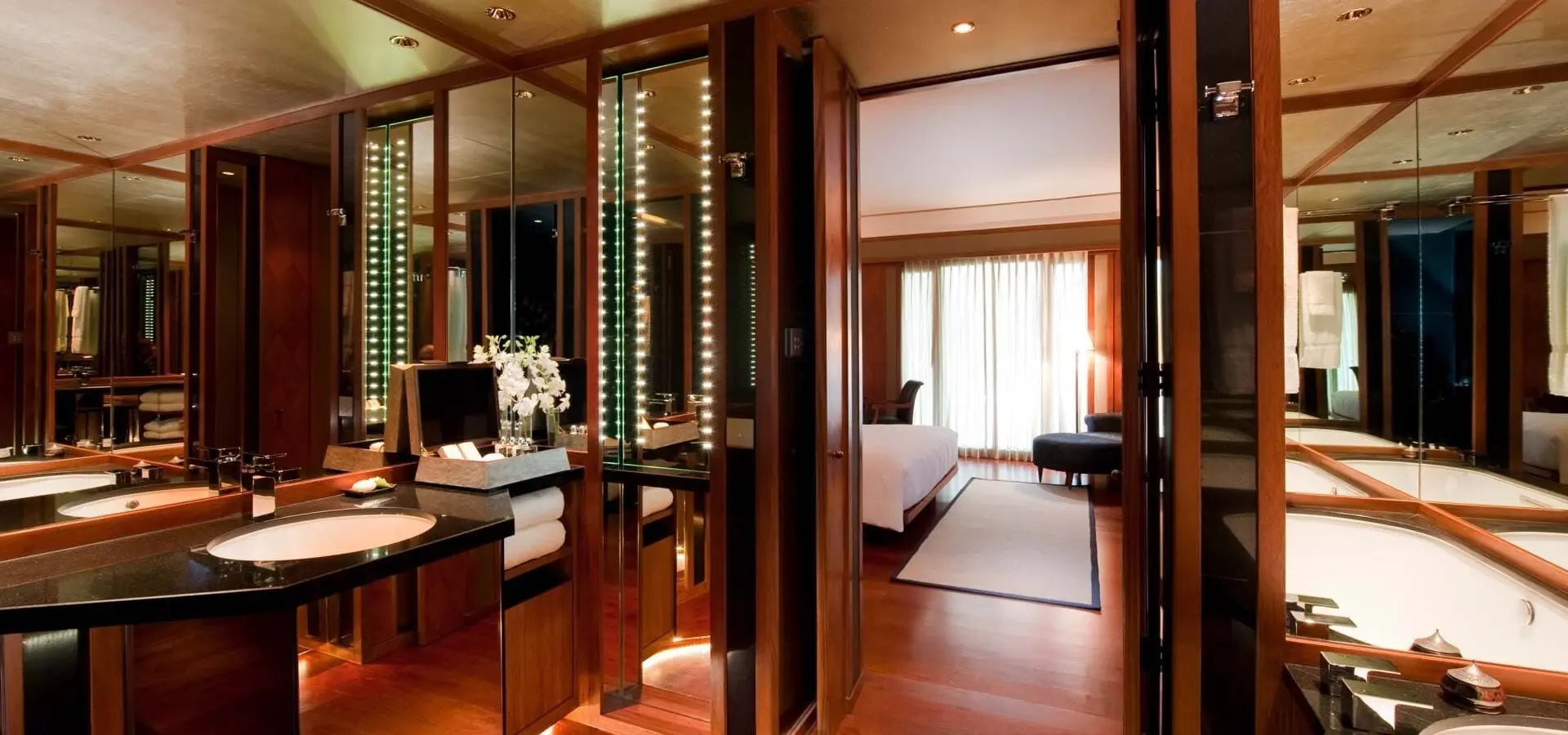 02 superior room sukhothai bangkok