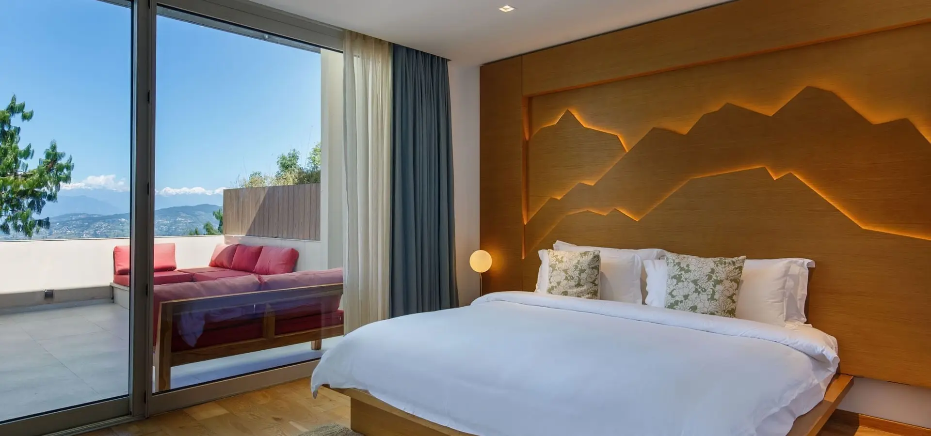 1747325531094 deluxe king suite5