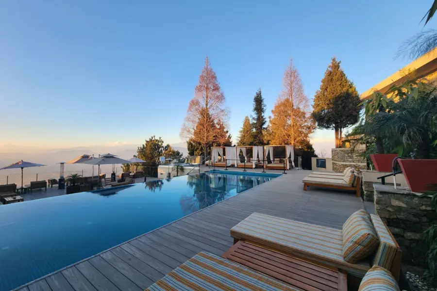 1747325531096 swimming pool pool deck bistro3