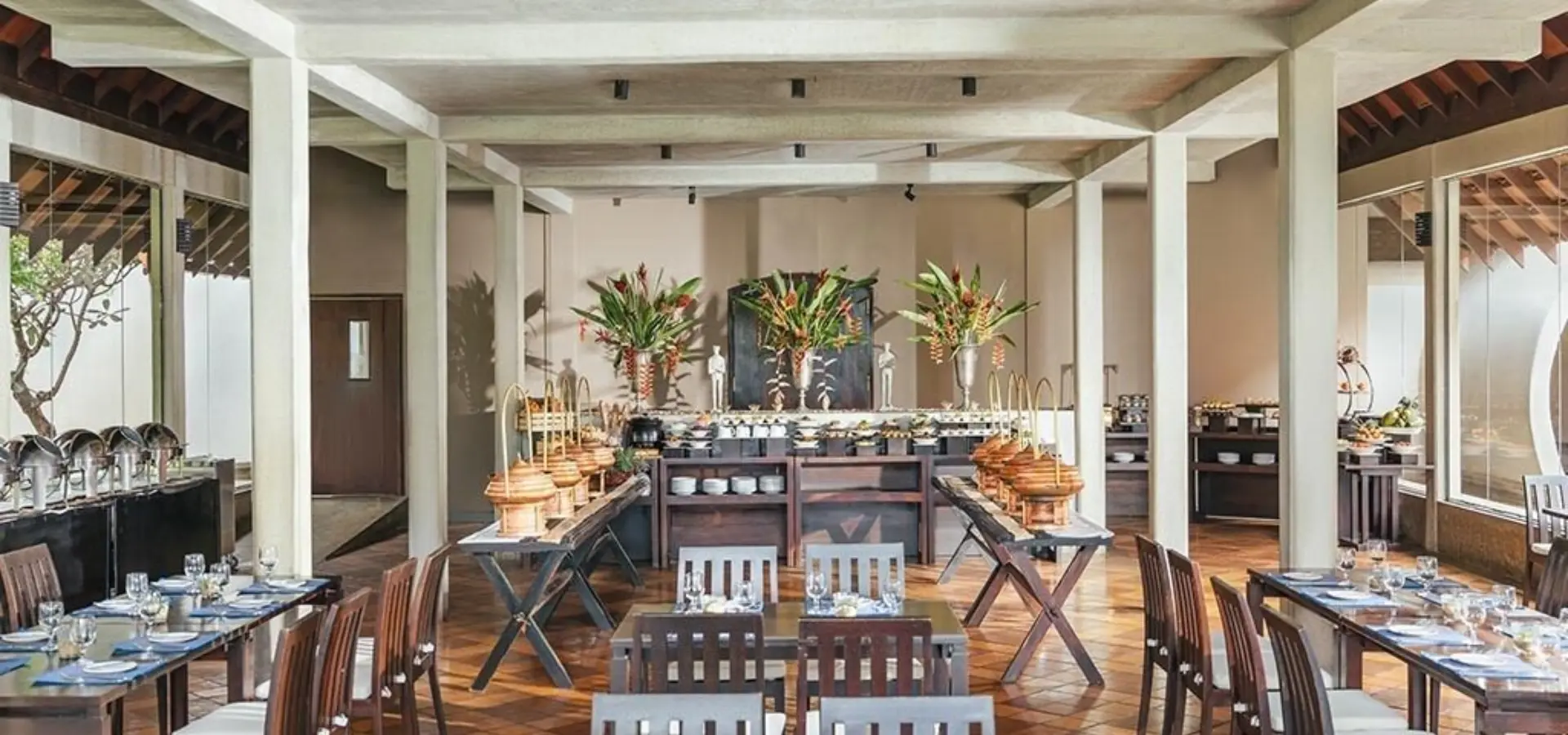 Dining 0001 main restaurant