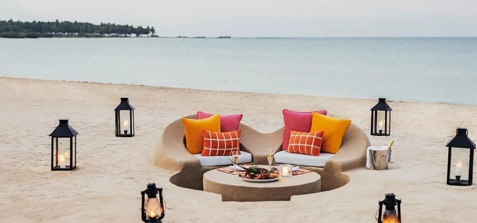 Dining 0000 sand dining 1