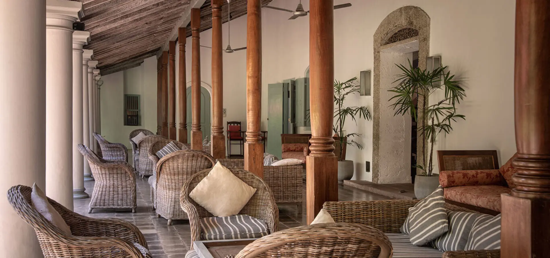 Wallawwa gallery entrance verandah and courtyard 4