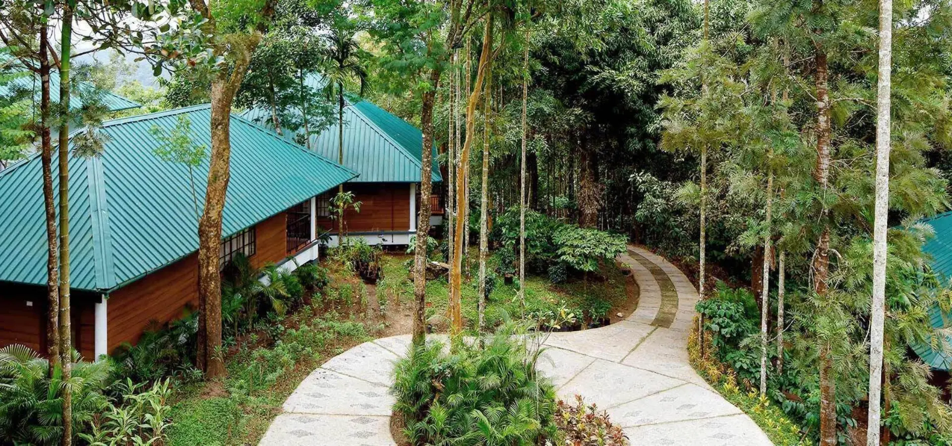 2016 09 23 14 10 52 newwebsite hotel bigbanner 0000s 0004s 0003 jolie lobby restaurant