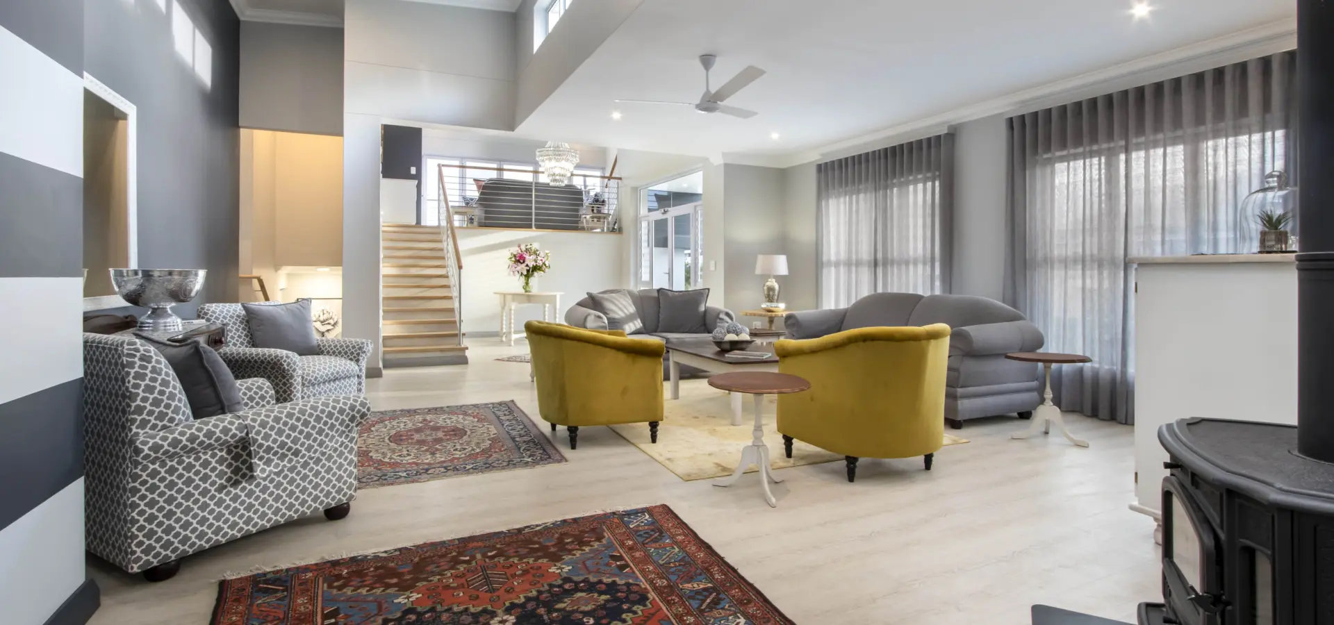 Upstrairs lounge braai a copy