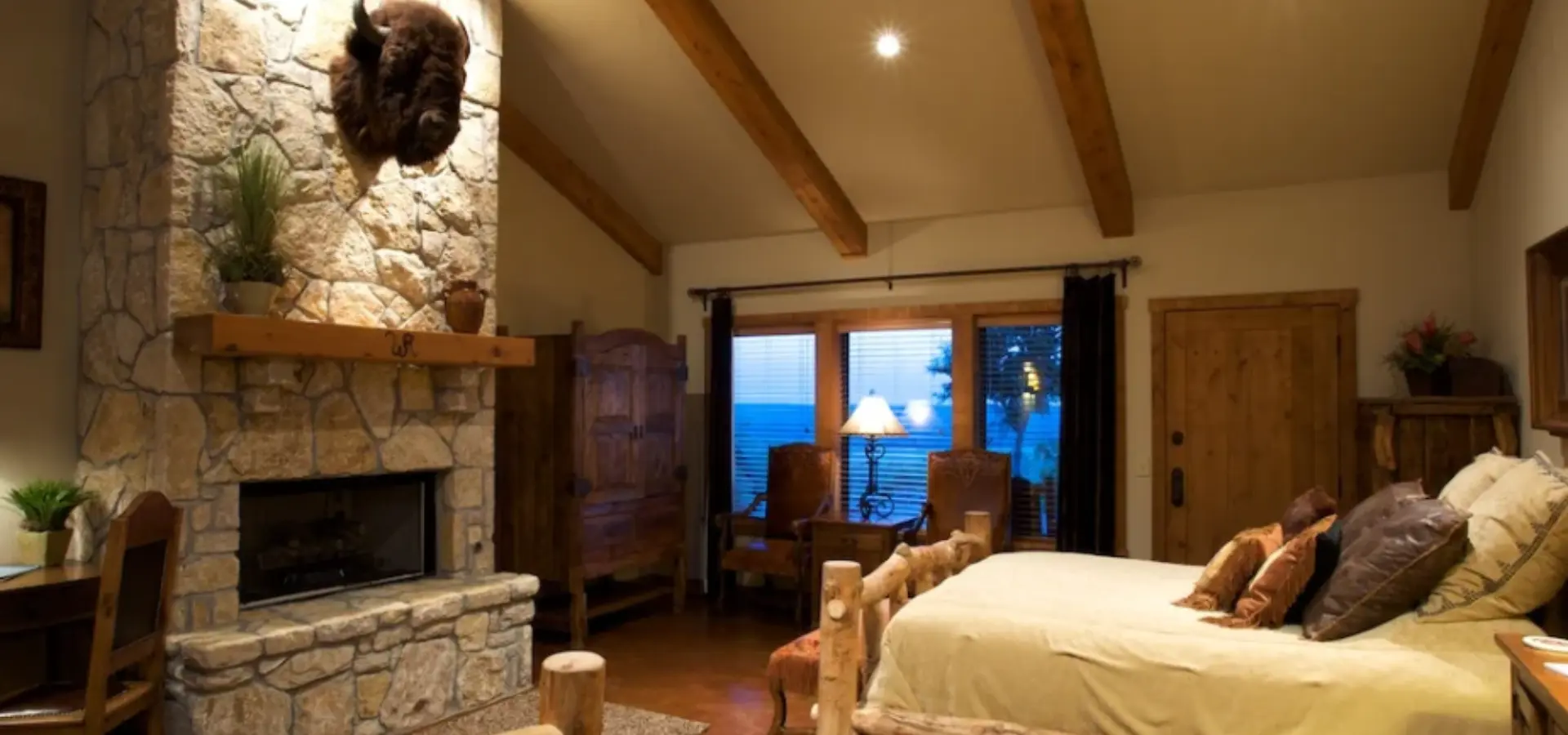 Wildcatter ranch bed