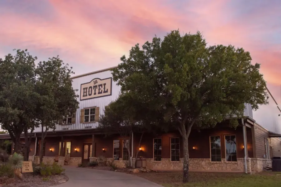 Wildecatter ranch hotel