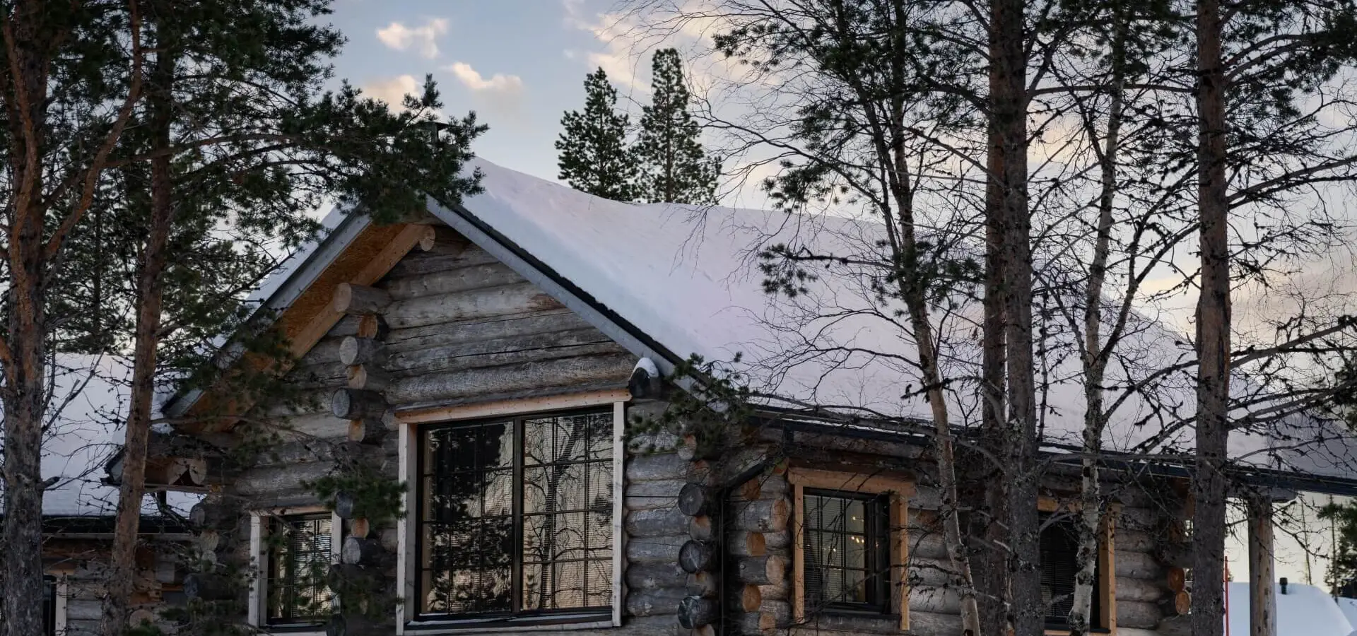 1746277807321 17270956282748 hotelwildernessinariroomlogcabinoutside