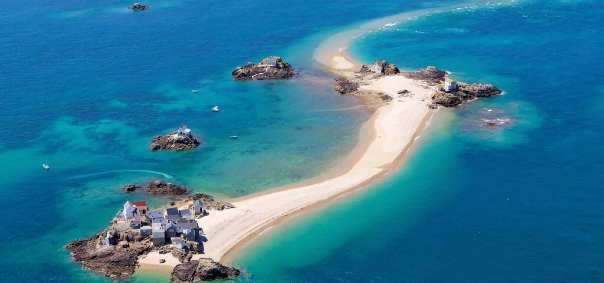 1784712217402 archipel island les ecrehous